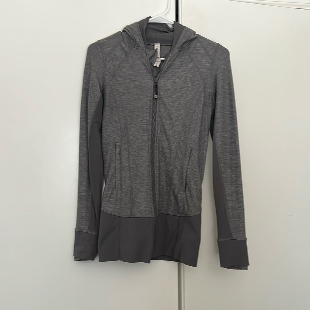Lululemon grey jacket